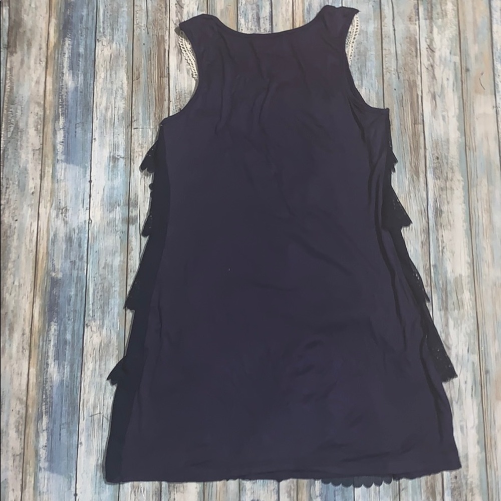 Tiered overlay sleeveless top - Picture 2 of 3